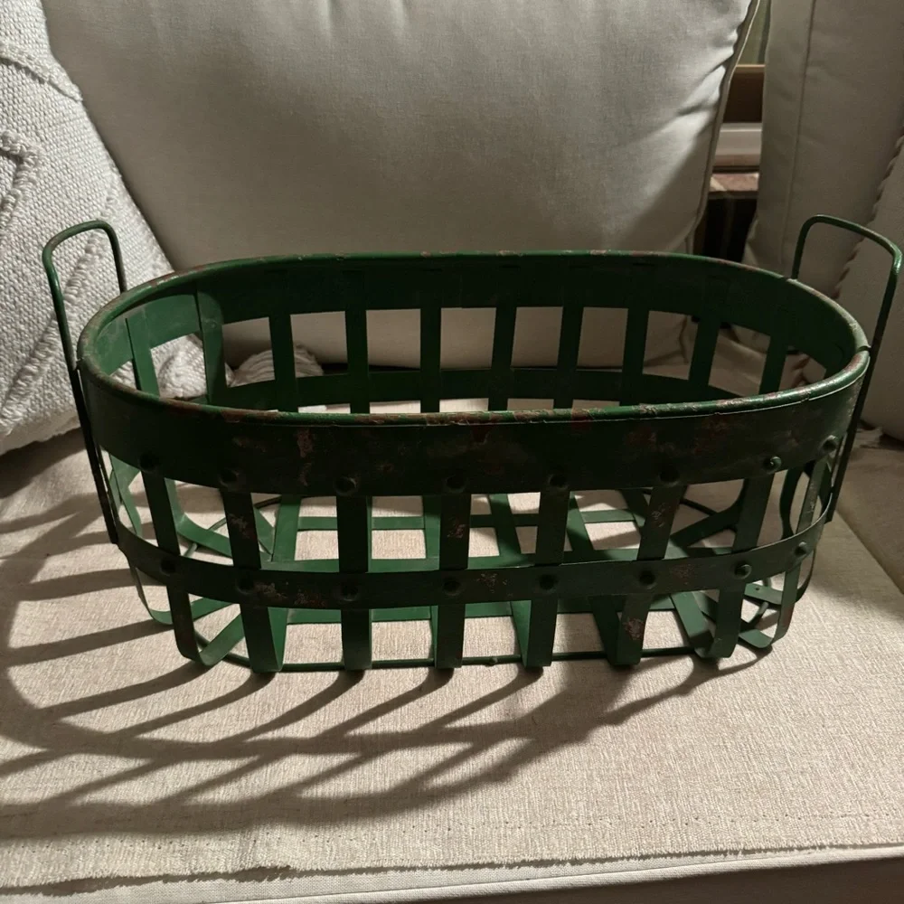 Miljögården - METAL BASKET HAROLD OVAL ANTIQUE Green